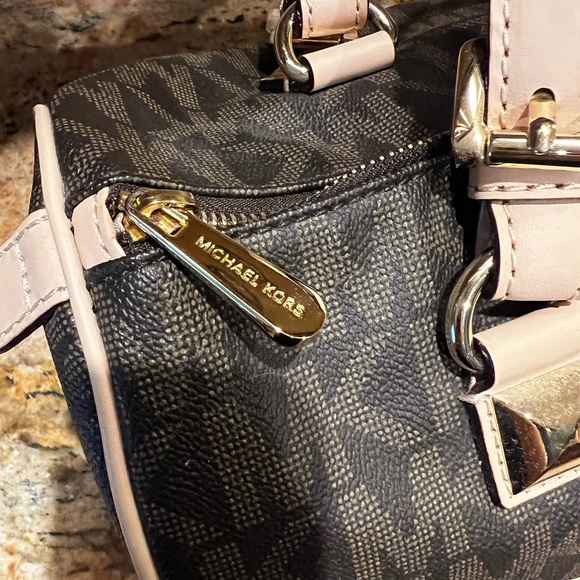 Michael Kors Greyson Large Handbag - Picture 5 of 13